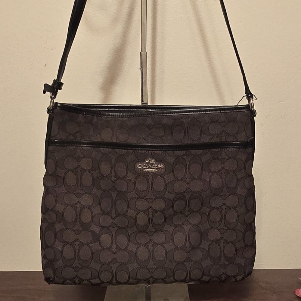 Coach Rowan Crossbody Handbag w/cc ~ EUC